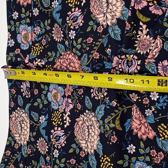 LOFT Floral Riviera Shorts Navy Blue 12 - Picture 10 of 15